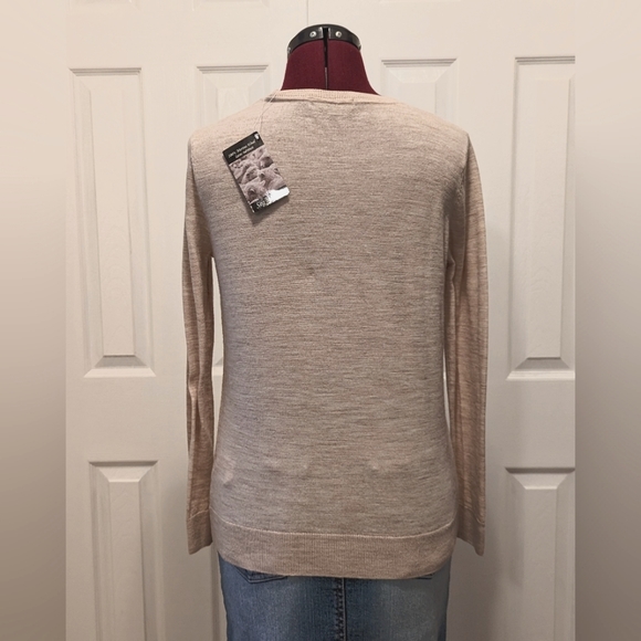 Segments 100% Merino V-Neck Pullovers - Picture 5 of 6